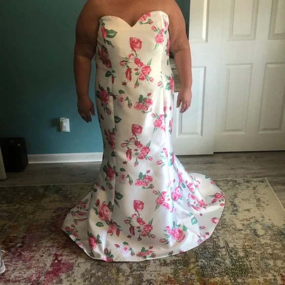 open lace back dress Plus-Size Strapless Sweetheart Prom Dress CL7496C Burgundy / 16 main image 0